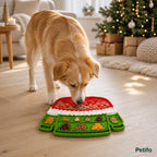 Perro disfrutando de la alfombrilla MerryLick en un hogar escandinavo – Petifo